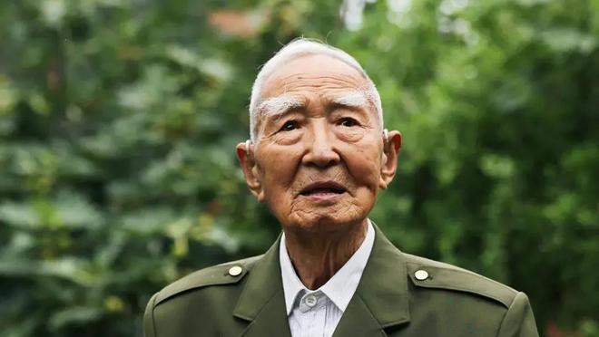 Đông thể: Cao Hồng Ba phụ tá căn cứ Căn Bảo hẳn là có thể thịnh vượng, kinh nghiệm phong phú như thế tìm không thấy người thứ hai